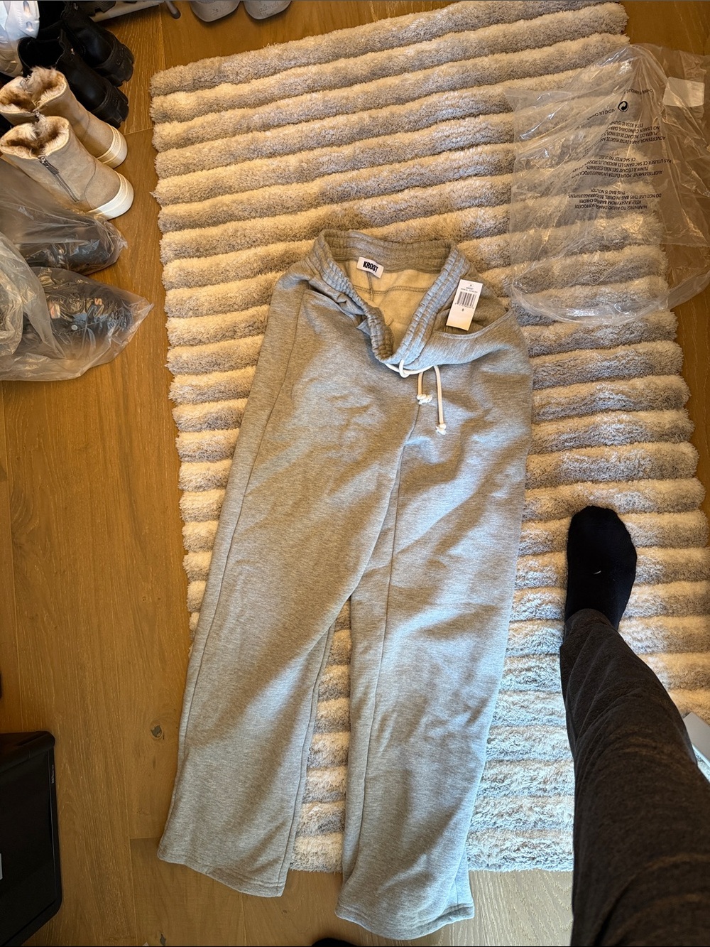 Men's Gray Drawstring Fleece-Lined Joggers